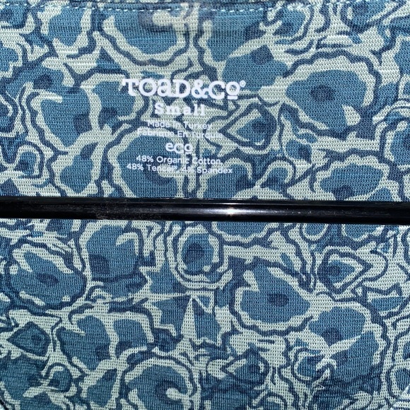 Toad &Co V neck dress - Picture 3 of 4